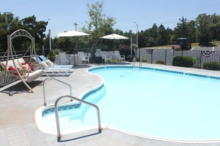 Pool 23 of 29