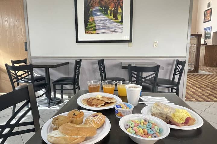 Breakfast/Coffee Service 28 of 29